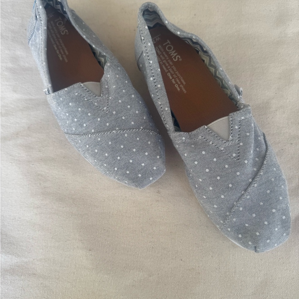 TOMS Women's Gray Polka Dot Shoes